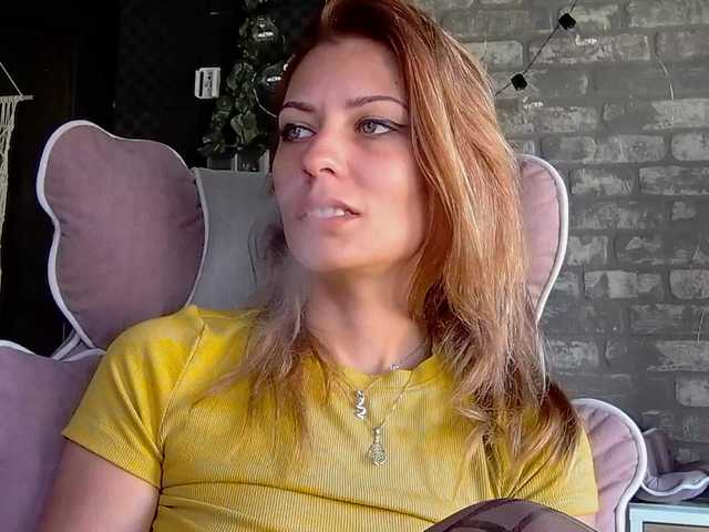 karo131324 live cam on BongaCams