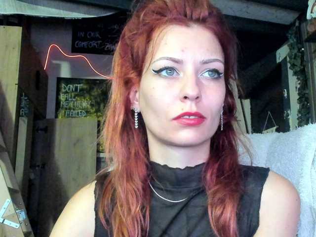 karo131324 live cam on BongaCams