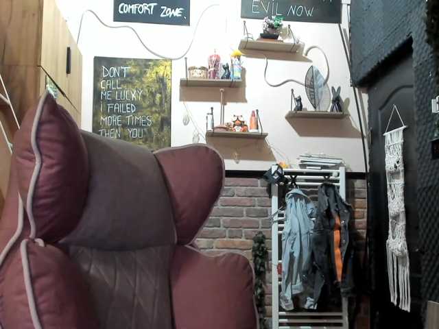 karo131324 live cam on BongaCams