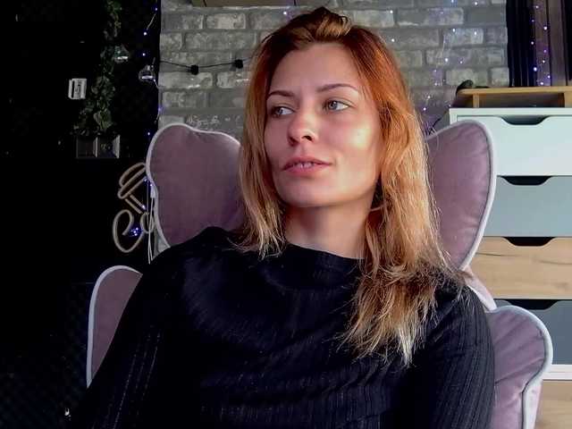 karo131324 live webcam show