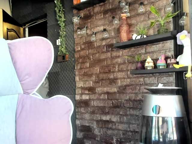 karo131324 live cam on BongaCams