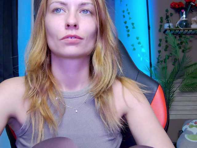 karo131324 live cam on BongaCams
