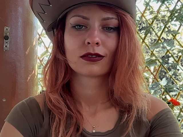 karo131324 live cam on BongaCams