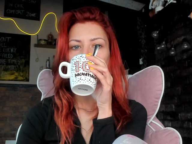 karo131324 live cam on BongaCams