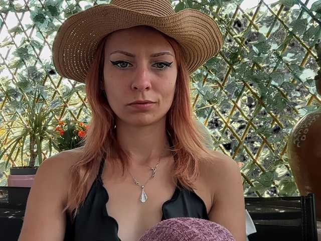 karo131324 live cam on BongaCams