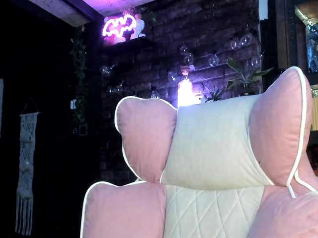 karo131324 live cam on BongaCams