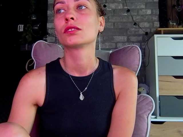 karo131324 live cam on BongaCams