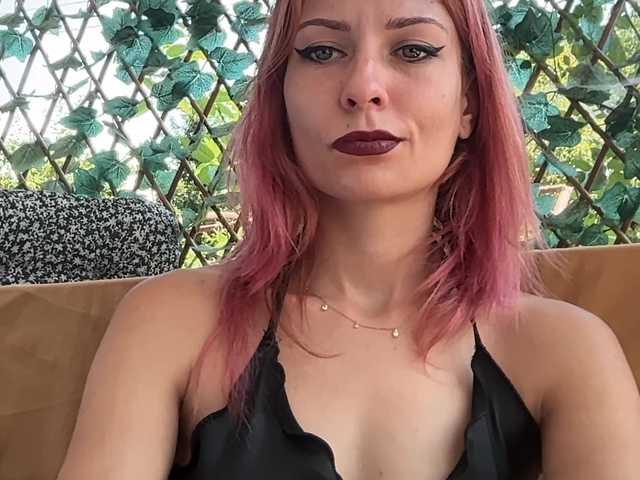 karo131324 live cam on BongaCams