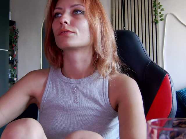 karo131324 live cam on BongaCams