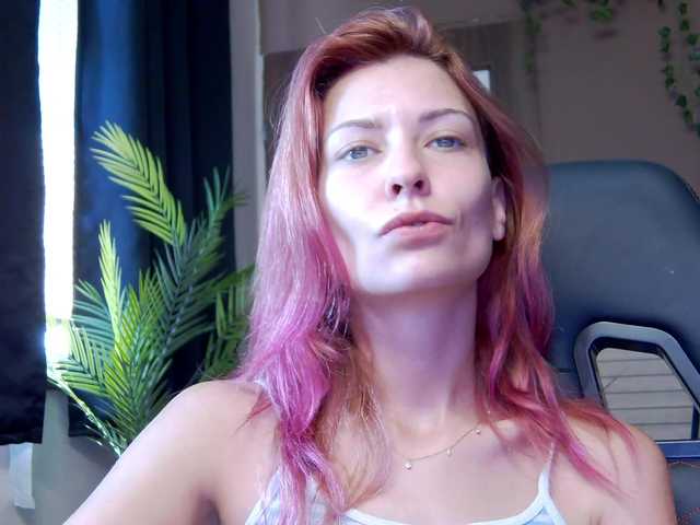 karo131324 live cam on BongaCams