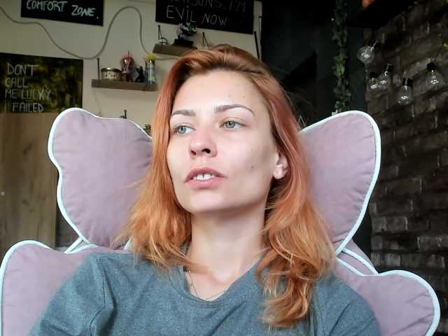 karo131324 live cam on BongaCams