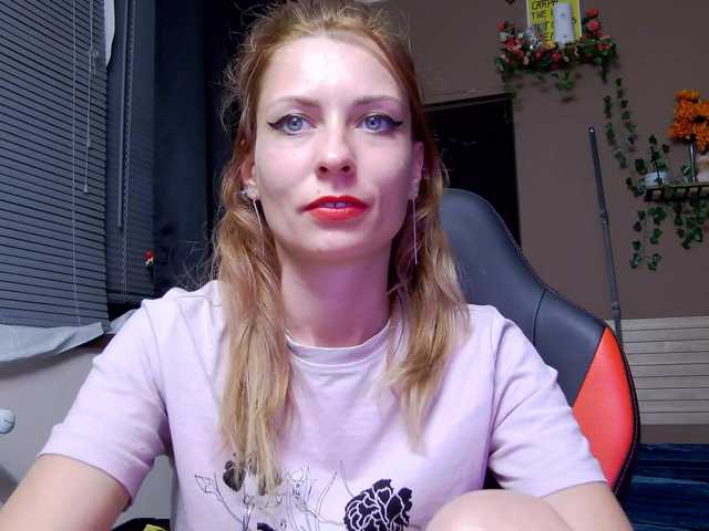 karo131324 live cam on BongaCams