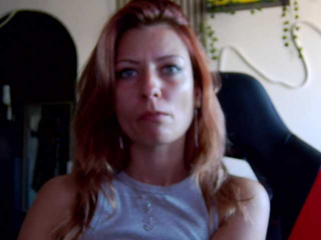 karo131324 live cam on BongaCams