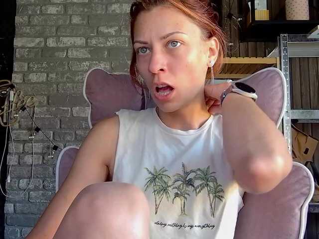 karo131324 live cam on BongaCams