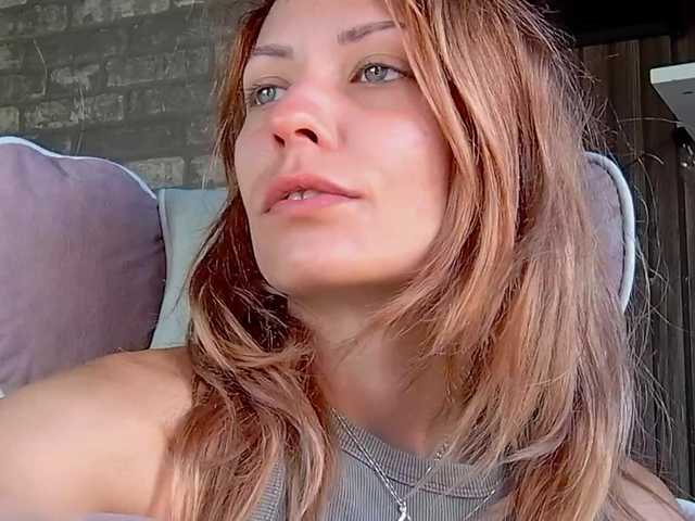 karo131324 live cam on BongaCams
