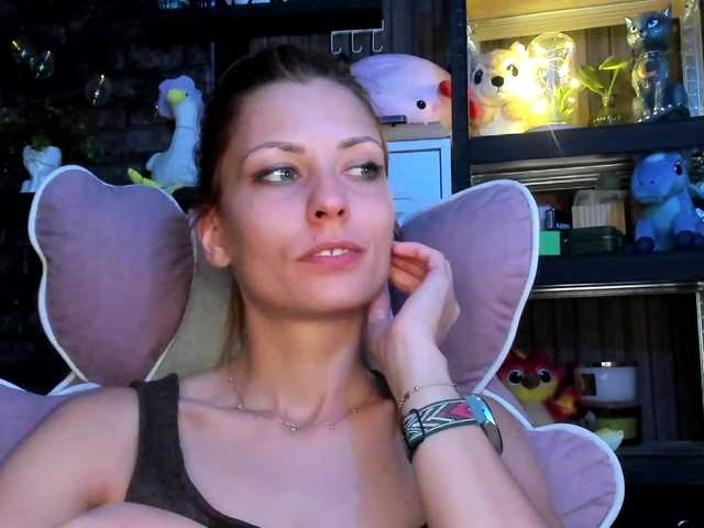 karo131324 live cam on BongaCams