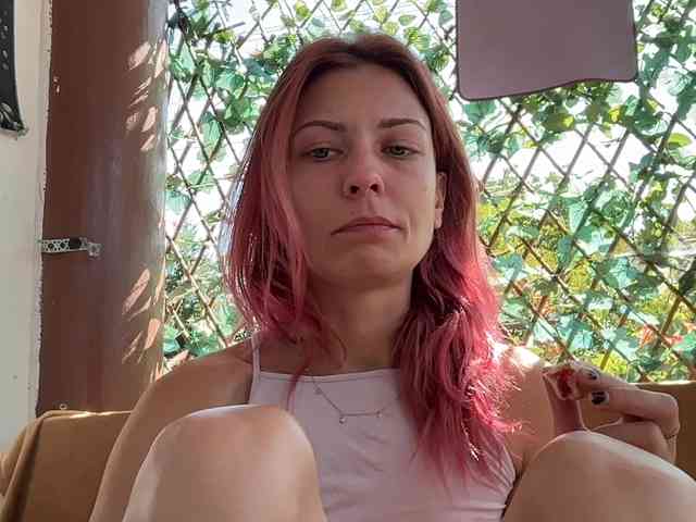 karo131324 Live Webcam on BongaCams