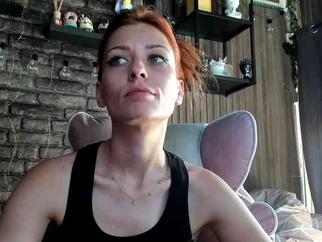 karo131324 Live Webcam on BongaCams