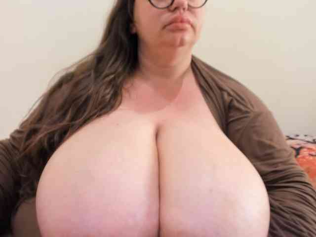 NinaDollBBW webcam