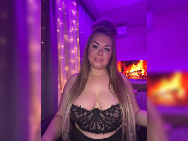 VictoriaDiamo Live Cam and Statistics on UnifiedCams