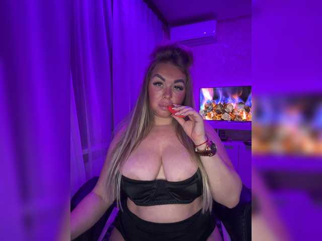 VictoriaDiamo live cam on BongaCams