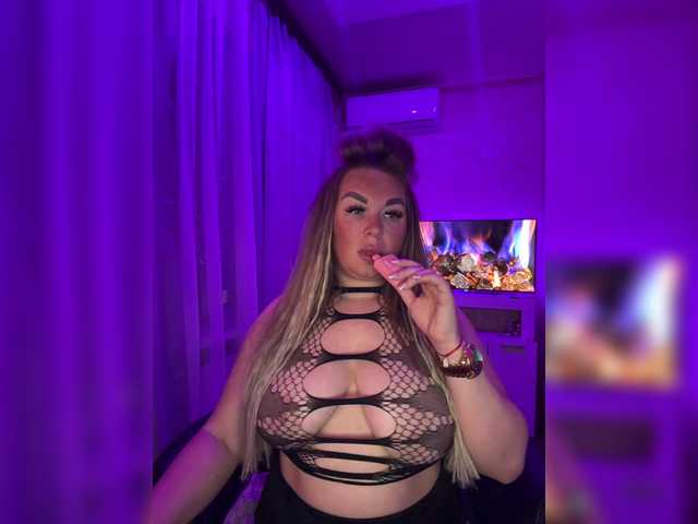 VictoriaDiamo live cam on BongaCams