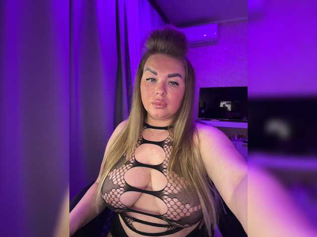 VictoriaDiamo live cam on BongaCams