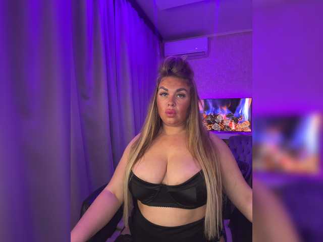 VictoriaDiamo live cam on BongaCams