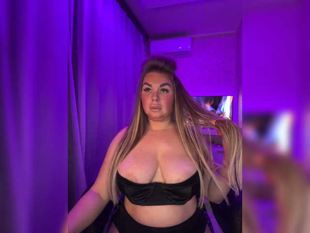 VictoriaDiamo live cam on BongaCams