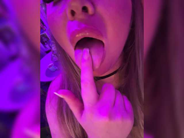 VictoriaDiamo live cam on BongaCams