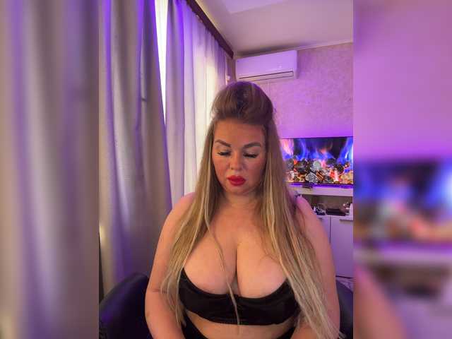 VictoriaDiamo live cam on BongaCams