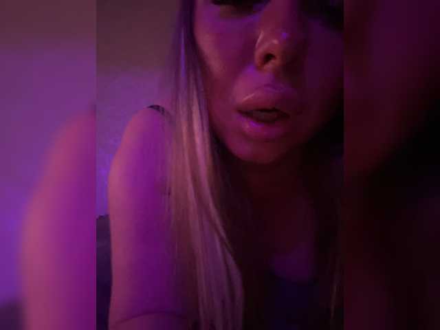 VictoriaFoxxx live webcam show