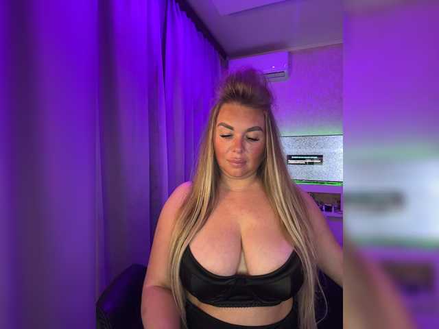 VictoriaFoxxx live webcam show
