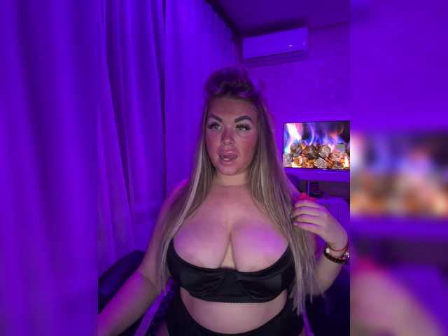 VictoriaDiamo live cam on BongaCams