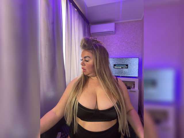 VictoriaDiamo live cam on BongaCams