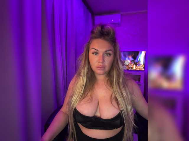 VictoriaDiamo live cam on BongaCams