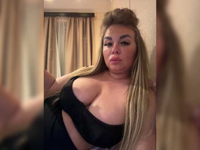 VictoriaDiamo live cam on BongaCams
