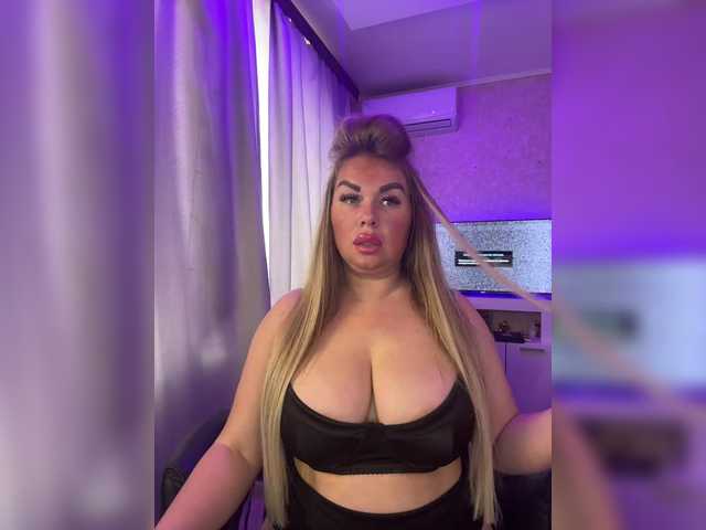 VictoriaDiamo live cam on BongaCams