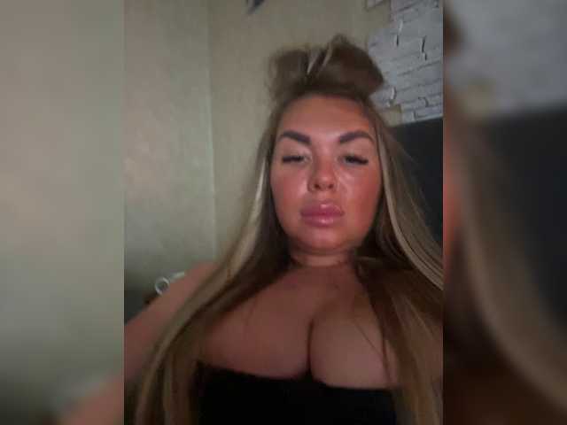 VictoriaDiamo live cam on BongaCams