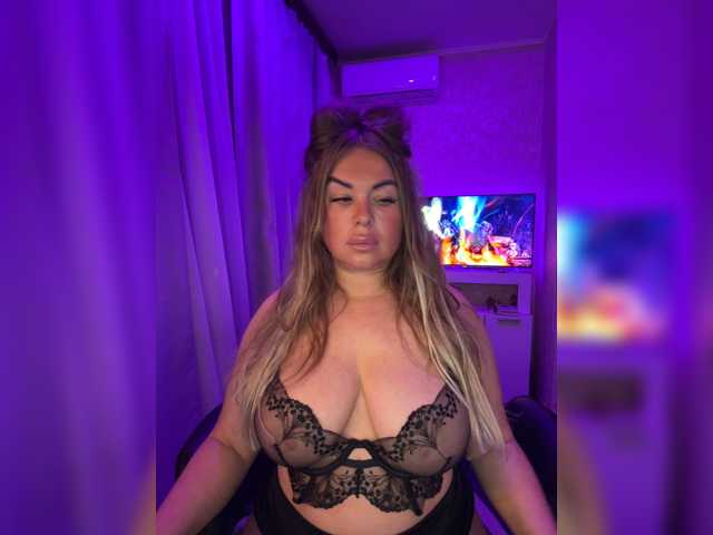 VictoriaDiamo, live now on BongaCams