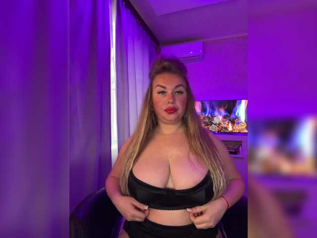 VictoriaDiamo live cam on BongaCams