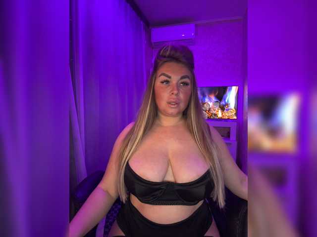 VictoriaDiamo live cam on BongaCams