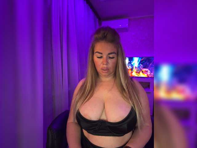 VictoriaDiamo live cam on BongaCams