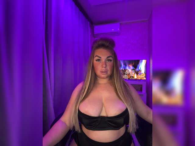 VictoriaDiamo live cam on BongaCams
