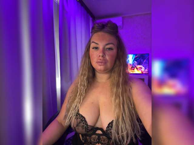 VictoriaDiamo live cam on BongaCams