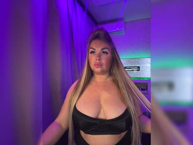 VictoriaDiamo live cam on BongaCams