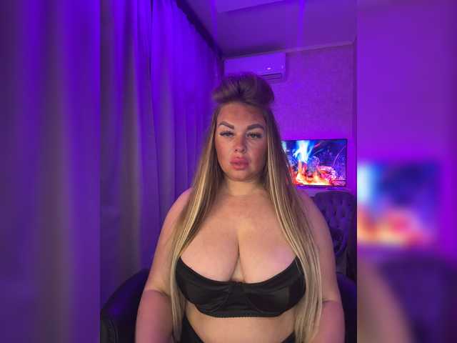 VictoriaDiamo live cam on BongaCams