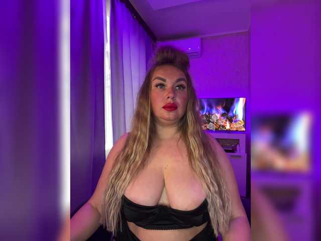 VictoriaDiamo live cam on BongaCams