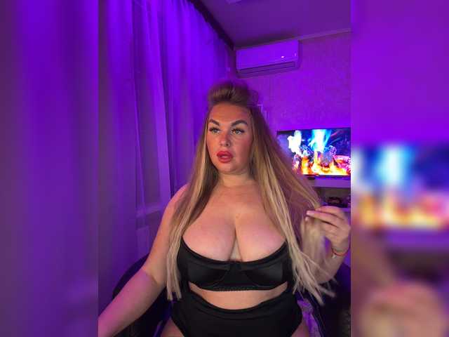 VictoriaDiamo live cam on BongaCams