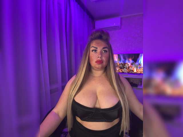 VictoriaDiamo live cam on BongaCams